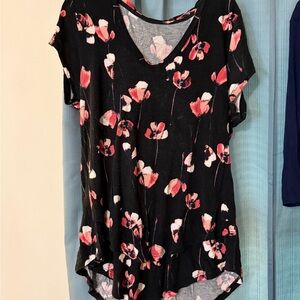 Latched Mama Short Sleeve V Neck Nursing Top